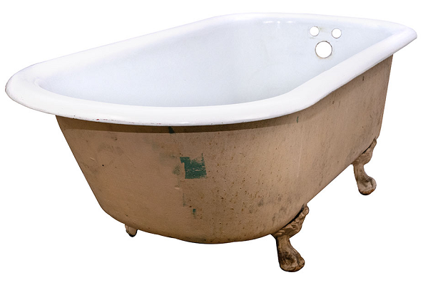 clawfooted bathtub